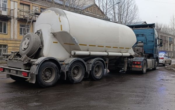 Перевозка цемента полуприцепами - Советское, заказать или взять в аренду