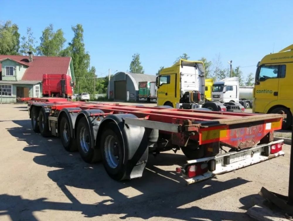 Контейнеровоз Оказываем грузоперевозки контейнеров на полуприцепах взять в аренду, заказать, цены, услуги - Советское