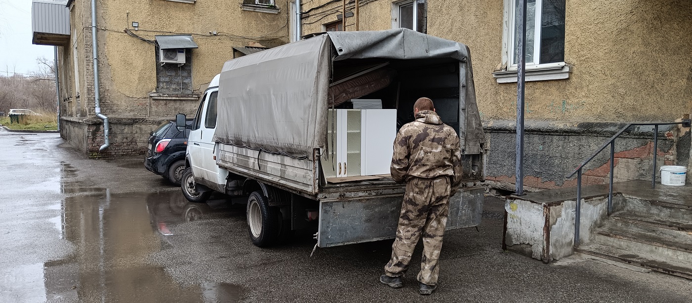 Квартирные перевозки. Погрузка мебели в Газель в Тырныаузе